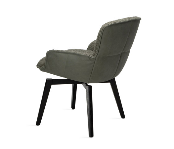 Marla | Armchair Low with wooden frame with cross, rotatable
with autoreturn | Sedie | FREIFRAU MANUFAKTUR