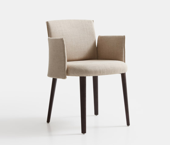 Ayra Chair with wooden legs | Chairs | LEMA