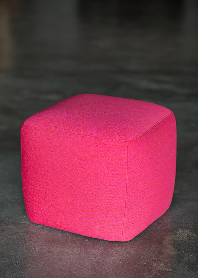 FAYE LOUNGE 
upholstered stool with intergrated coasters | Poufs | KFF