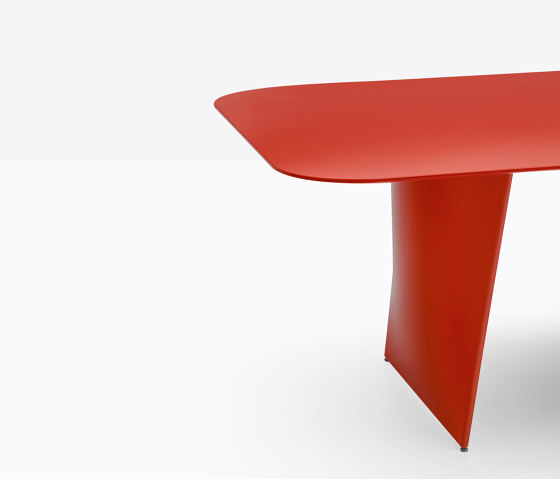 Frank | Dining tables | PEDRALI
