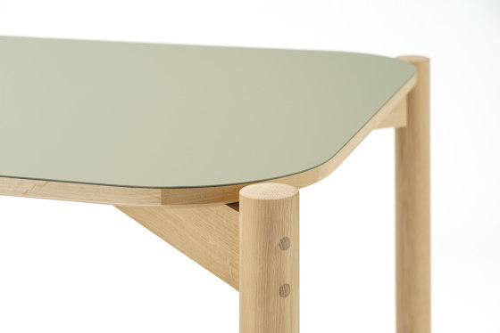 Castor Table Linoleum 180 | Dining tables | Karimoku New Standard