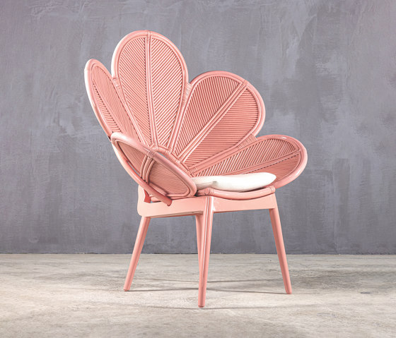 Kanso | Daisy Peach Lounge Chair | Fauteuils | Set Collection