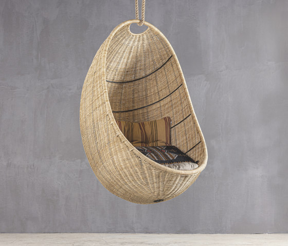 Kanso | Egg Hanging Chair with Cushion | Balancelles | Set Collection