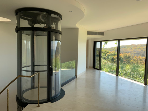 Vuelift® Round+ Glass | Passenger elevators | Savaria