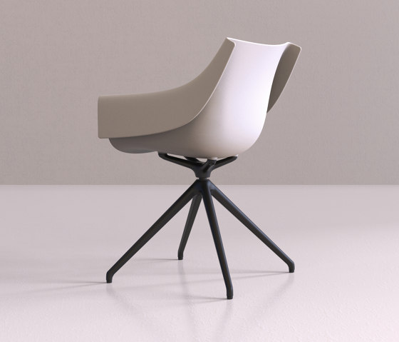 Manta Swivel Armchair | Chairs | Vondom