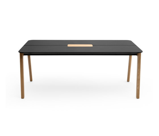 Knekk wood table w/ centrepiece | Contract tables | Fora Form