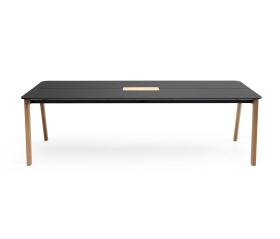 Knekk wood table w/ centrepiece | Objekttische | Fora Form