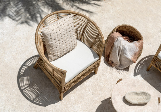 Lilia Lounge Chair | Armchairs | cbdesign