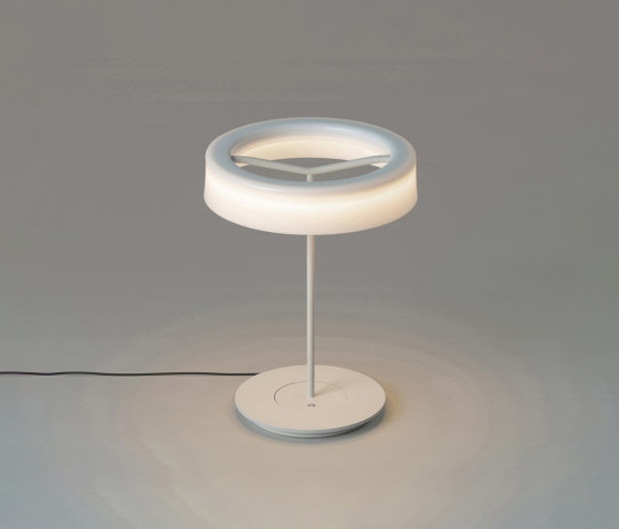 Sin S | Table Lamp | Lampade tavolo | Santa & Cole