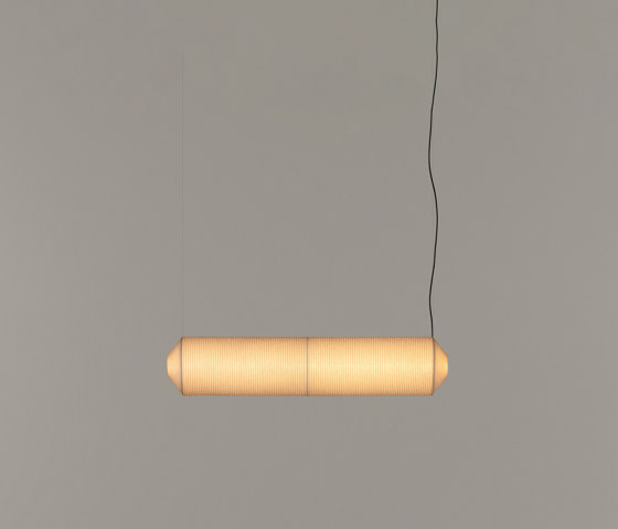 Tekiò Horizontal P2 | Pendant Lamp | Lampade sospensione | Santa & Cole