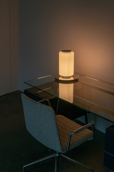 Column Table | Lampade tavolo | A-N-D