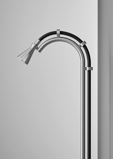 FFQT | Free-standing shower with shower head with spray jet | Standing showers | Quadrodesign