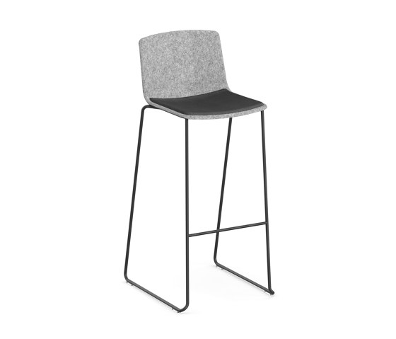 Omega I | Bar stools | Casala