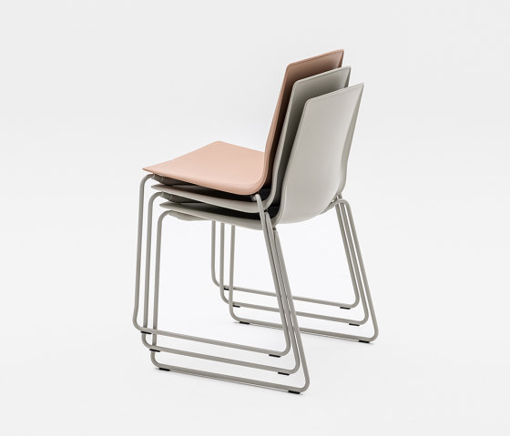 Loto Recycled Sled Chair 335L | Chaises | Mara