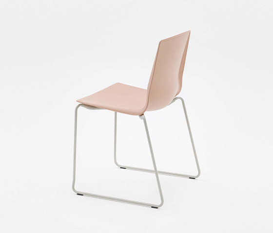 Loto Recycled Sled Chair 335L | Sedie | Mara