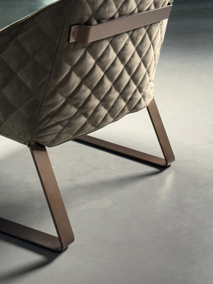 KEKKE Lounge Chair | Poltrone | Piet Boon