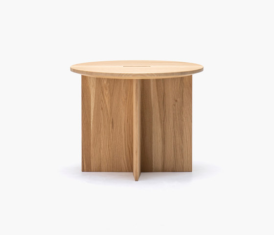 N-ST02 | Notabene shoe store | Tables d'appoint | Karimoku Case
