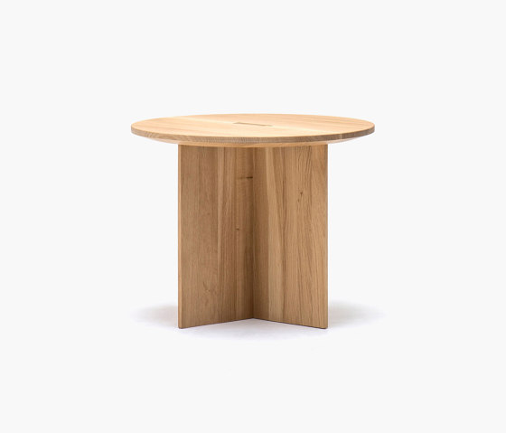 N-ST02 | Notabene shoe store | Tables d'appoint | Karimoku Case