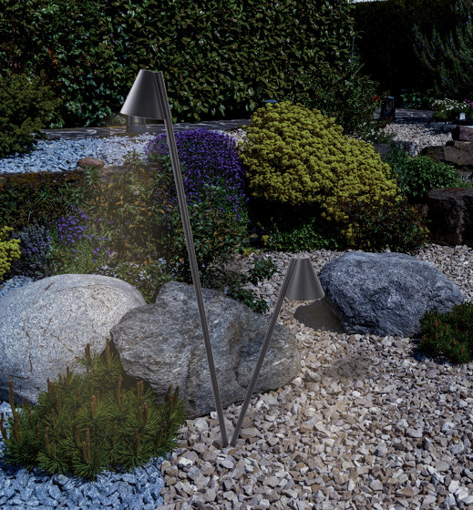 Garden Spikes | E281 | Lámparas exteriores de suelo | ALPHABET by Zambelis