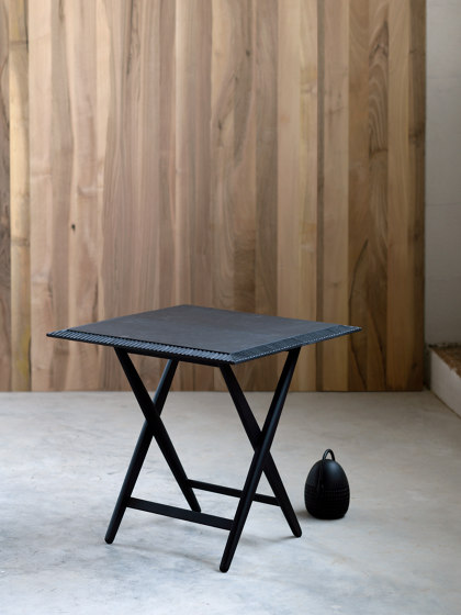 Piano Folding Table (round) | Beistelltische | Zanat