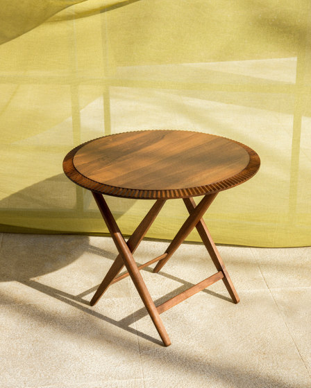 Piano Folding Table (round) | Beistelltische | Zanat