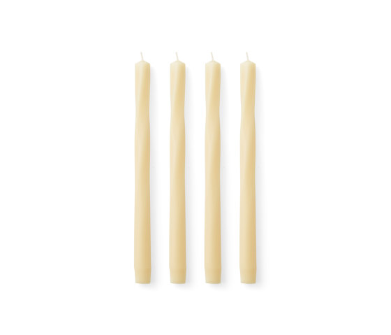 Twist Tapered Candle, H30, Ivory, Set Of 4 | Accessoires de table | Audo Copenhagen