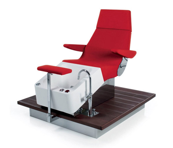 Streamline Deck Shiatsu | SPALOGIC Pedicure station | Pedicure task chairs | GAMMA & BROSS