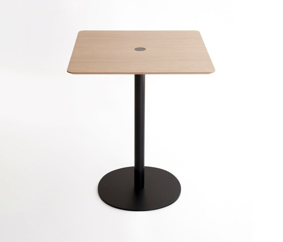 Nucleo | Bistro tables | Punt Mobles