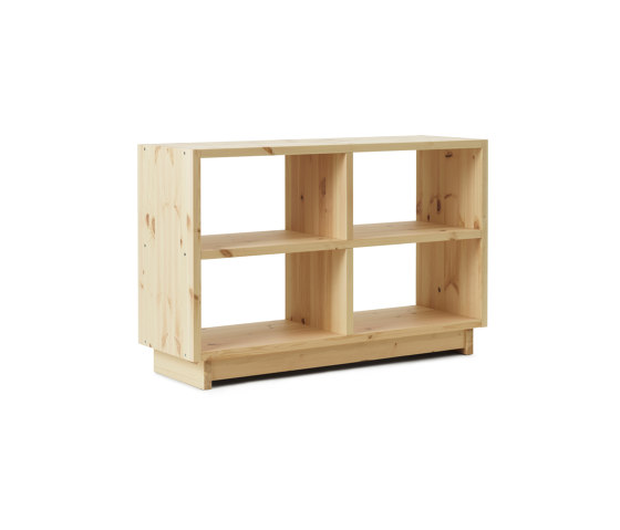 Plank Bookcase Medium Pine | Estantería | Normann Copenhagen