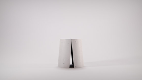 Varco Stool | Tabourets | Forma & Cemento
