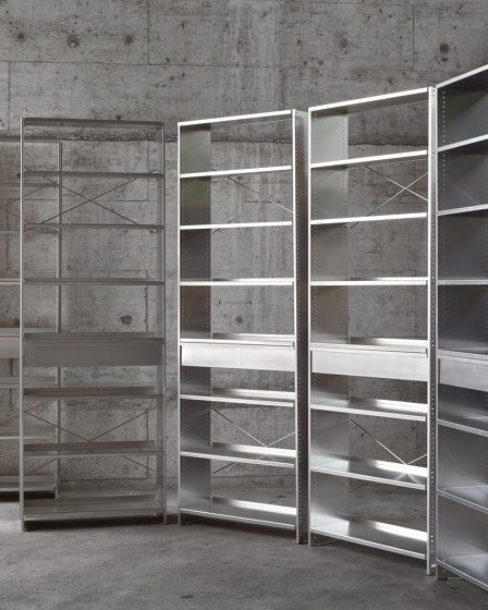 Aluminium shelf | Estantería | Lehni