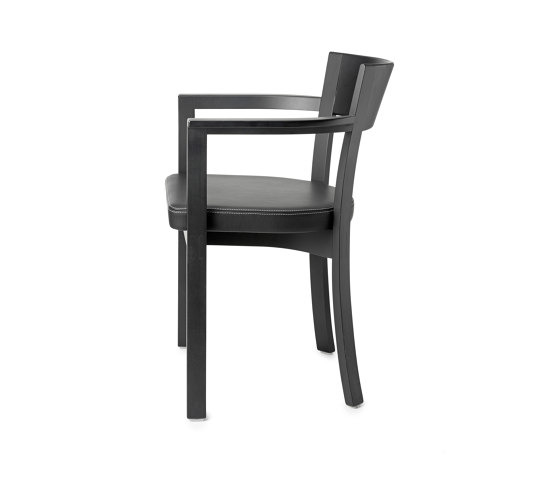 S234 armchair | Chairs | Gärsnäs
