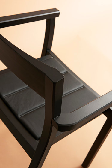 Ronja armchair | Chairs | Gärsnäs