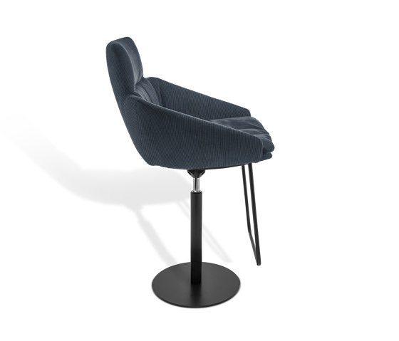 FAYE 
Bar stool with low armrests | Bar stools | KFF
