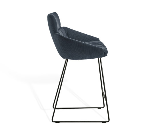 FAYE Counter stool with low armrests | Sedie bancone | KFF