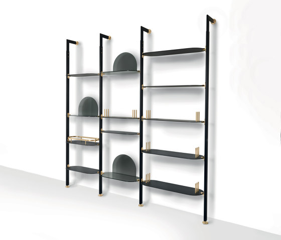 Alba Bibliothèque - Version avec fixation au mur et étagères en verre fumé et aluminium anodisé satiné noir | Étagères | ARFLEX