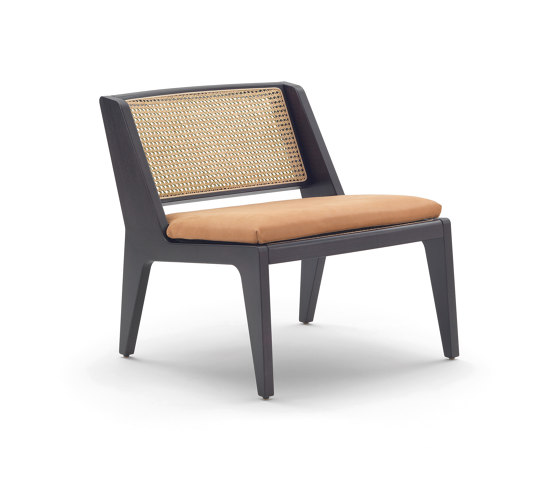 Delta Vienna Armchair - Version with seat cushion | Armchairs | ARFLEX