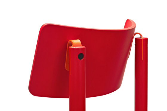 Einser | Stuhl, RAL 3020 traffic red / RAL 2001 red orange | Chaises | Magazin®