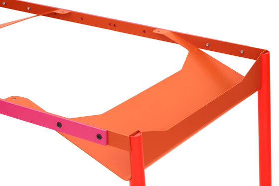 Zehdenicker | Table Frame, 3-colored | Tables de repas | Magazin®