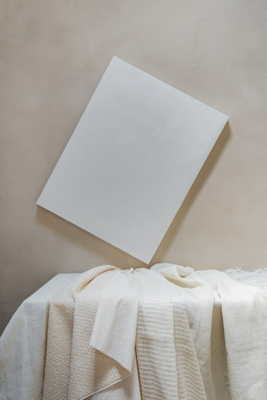 Lin Plâtré | L'ombre du blanc RM 1049 01 | Revêtements muraux / papiers peint | Elitis
