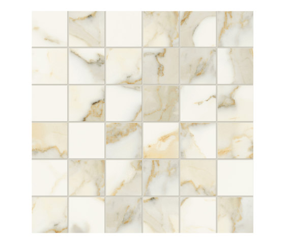 Scultorea | Tessere Calacatta Oro Fino 30x30 | Ceramic tiles | Marca Corona