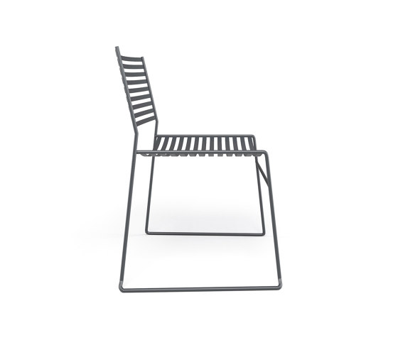 Aero Lounge chair | 023 | Poltrone | EMU Group
