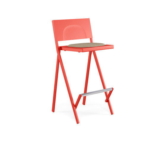Mia Barstool | 412 | Bar stools | EMU Group