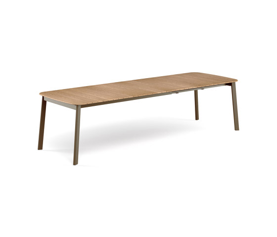 Shine 8+2/4 seats extensible table | 296 | Dining tables | EMU Group