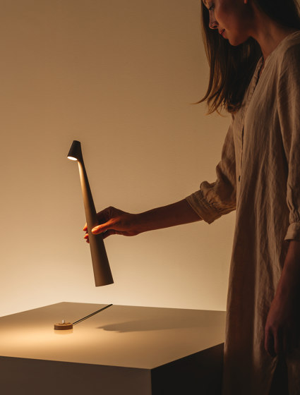 Africa 5580 Table lamp | Table lights | Vibia