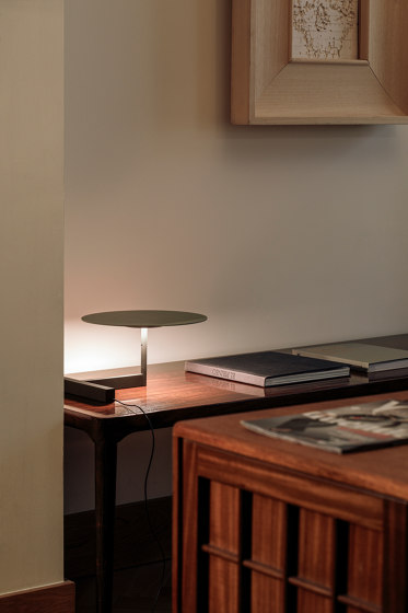 Flat 5965 Table lamp | Table lights | Vibia