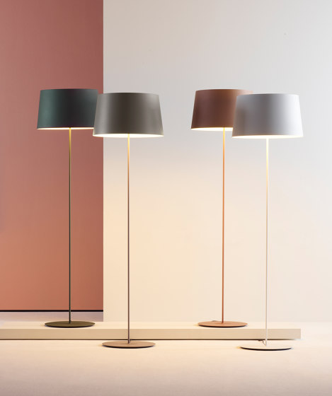 Warm 4906 Floor lamp | Free-standing lights | Vibia
