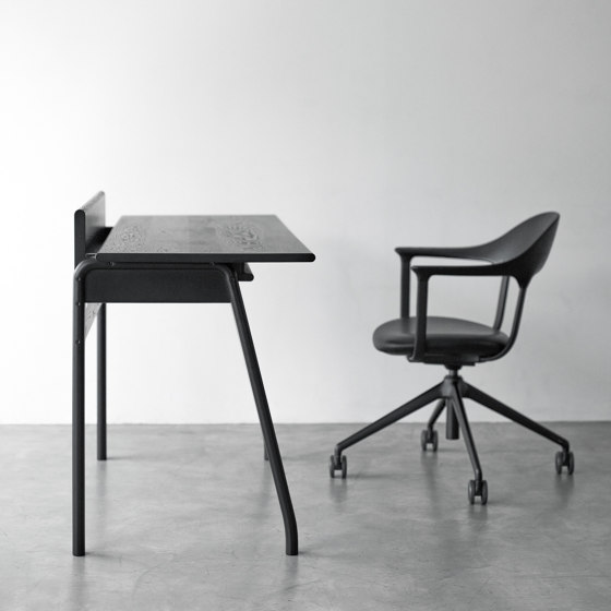 FOUR desk | Bureaux | CondeHouse
