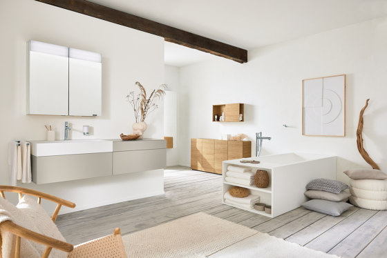 Bath in solid surface white free-standing 198 x 80 cm with spout white matt shelf on left | Bathtubs | Vigour