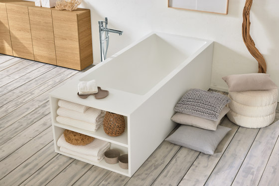 Bath in solid surface material white free-standing 208 x 80 cm with spout white matt shelf on left | Vasche | Vigour